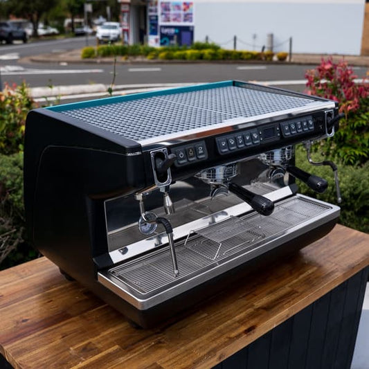 Pre Loved Appia Life XT 2 Group Immaculate Coffee Machine