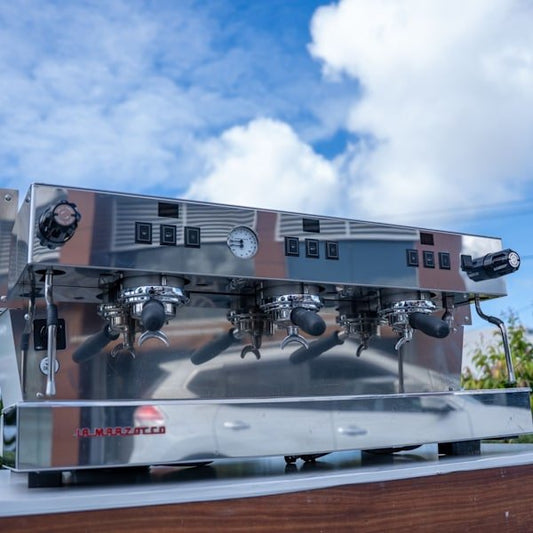 AS - NEW CUSTOM LA MARZOCCO LINEA S 3 GROUP GLOSS WHITE 9 WEEKS OLD - Australia - Di Pacci