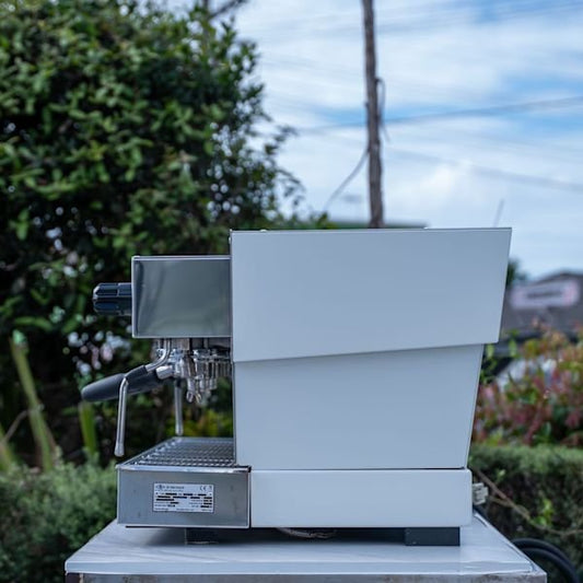 AS - NEW CUSTOM LA MARZOCCO LINEA S 3 GROUP GLOSS WHITE 9 WEEKS OLD - Australia - Di Pacci