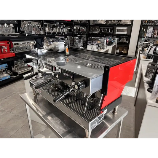 As New RED 3 Group La Marzocco Linea AV Commercial Coffee