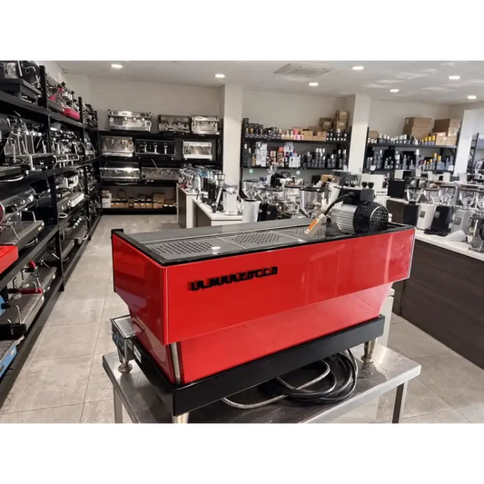 As New RED 3 Group La Marzocco Linea AV Commercial Coffee