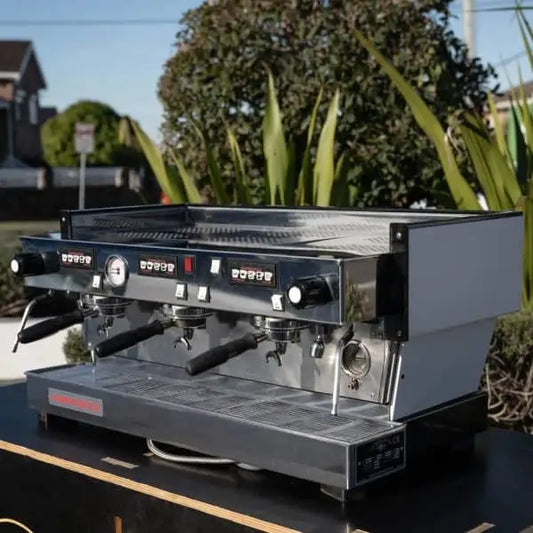 Beautiful 3 Group Pre Loved La Marzocco Linea AV Coffee