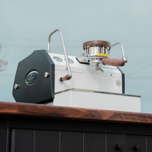 BRAND NEW LA MARZOCCO GS3 AV IN GLOSS WHITE WITH SPECHT TIMBER KIT - Australia - Di Pacci
