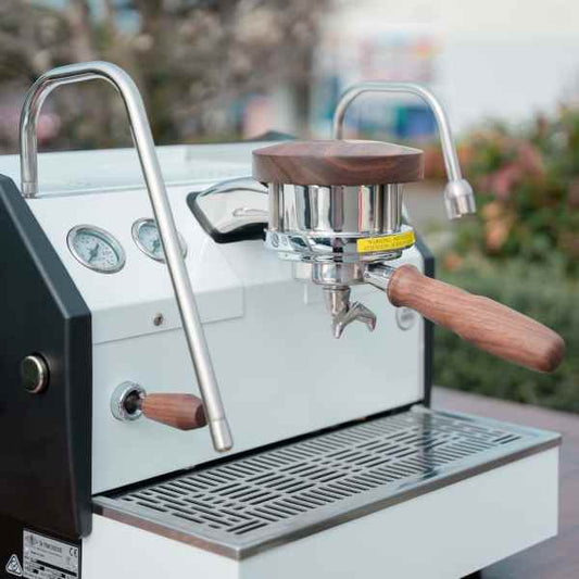 BRAND NEW LA MARZOCCO GS3 AV IN GLOSS WHITE WITH SPECHT TIMBER KIT - Australia - Di Pacci