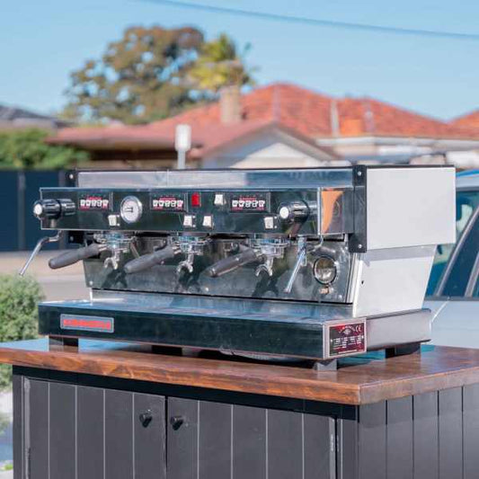 Clean Pre Loved 3 Group La Marzocco LINEA AV IN White - Australia - Di Pacci