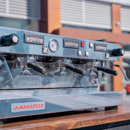 Clean Pre Loved 3 Group La Marzocco LINEA AV IN White - Australia - Di Pacci