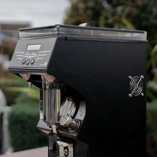 Clean Pre Owned Victoria Arduino MYTHOS Grinder In Black - Australia - Di Pacci