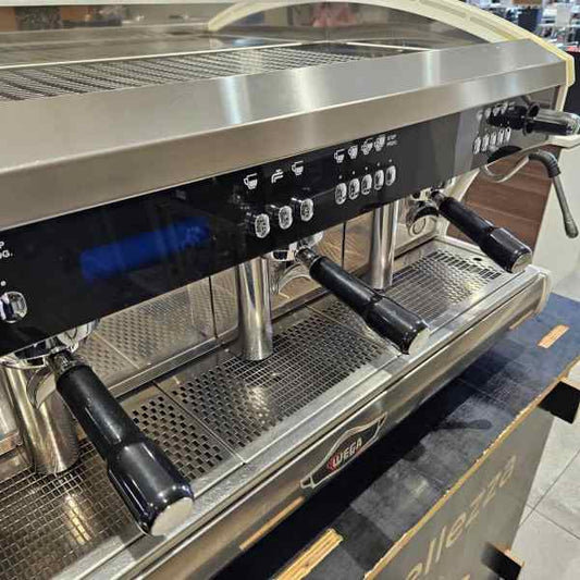 Clean Pre Owned Wega Polaris Tron 3 Group In White - Australia - Di Pacci