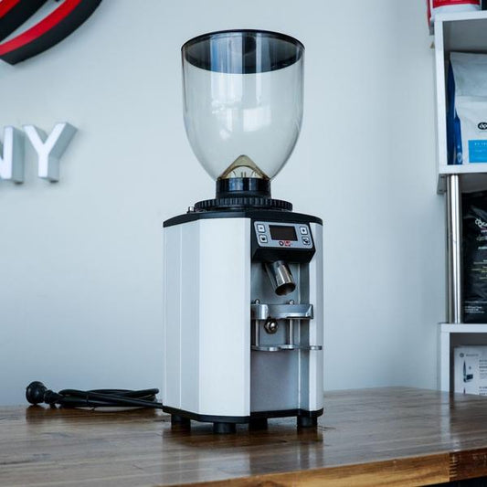 EX DEMO DIP DS-68 ESPRESSO GRINDER WHITE