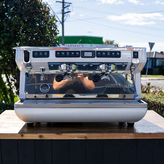 Ex Demo 2 Group Nuova Simonelli Appia XT White Auto - Australia - Di Pacci