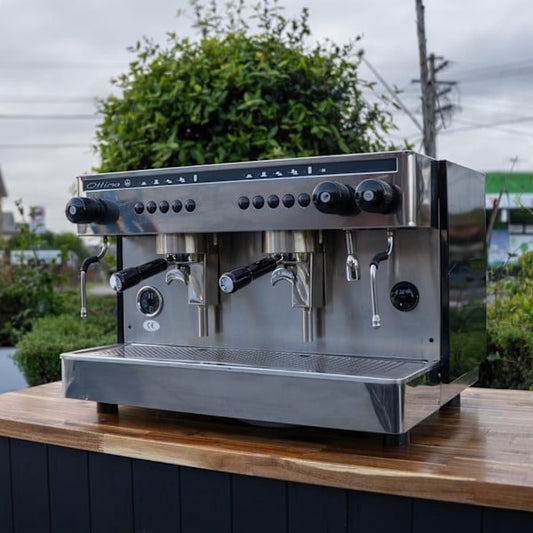 Pre - Loved Futurmat Ottima Excellent Condition 15 Amp – Built - In Pump - Australia - Di Pacci