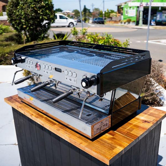 Pre - Loved La Marzocco Linea PB 3 Group Custom White Pre - loved La Marz - Australia - Di Pacci