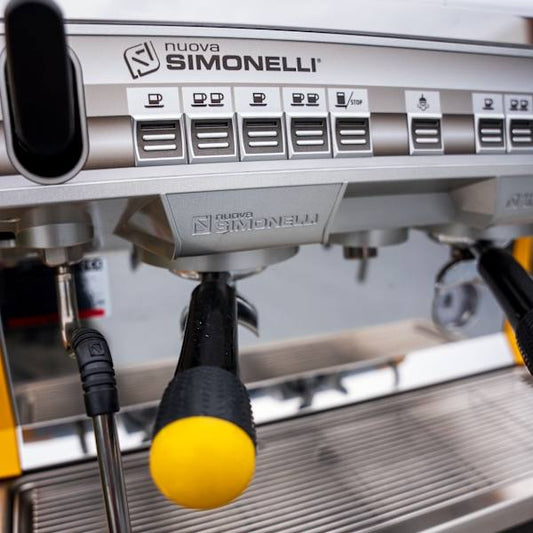 Pre Loved Nuova Simonelli Appia II 2 Group – 10 Amp – Tall Cup – Custo - Australia - Di Pacci