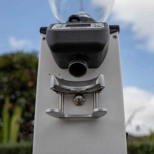 Stunning Ex Demo Dip DkS 65 In White Electric On Demand Grinder - Australia - Di Pacci