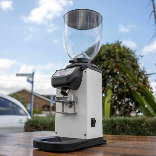 Stunning Ex Demo Dip DkS 65 In White Electric On Demand Grinder - Australia - Di Pacci