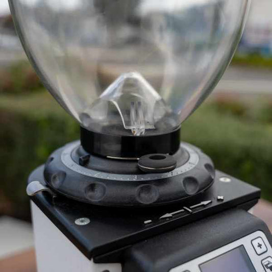 Stunning Ex Demo Dip DkS 65 In White Electric On Demand Grinder - Australia - Di Pacci